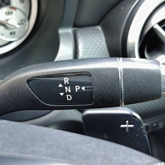 Mercedes-Benz A-Class 2014 A180 Sedan เบนซิน ไม่ติดแก๊ส เกียร์อัตโนมัติ เทา รูปที่ 2