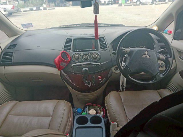 Mitsubishi Space Wagon 2008 2.4 GT เบนซิน เกียร์อัตโนมัติ ดำ รูปที่ 4