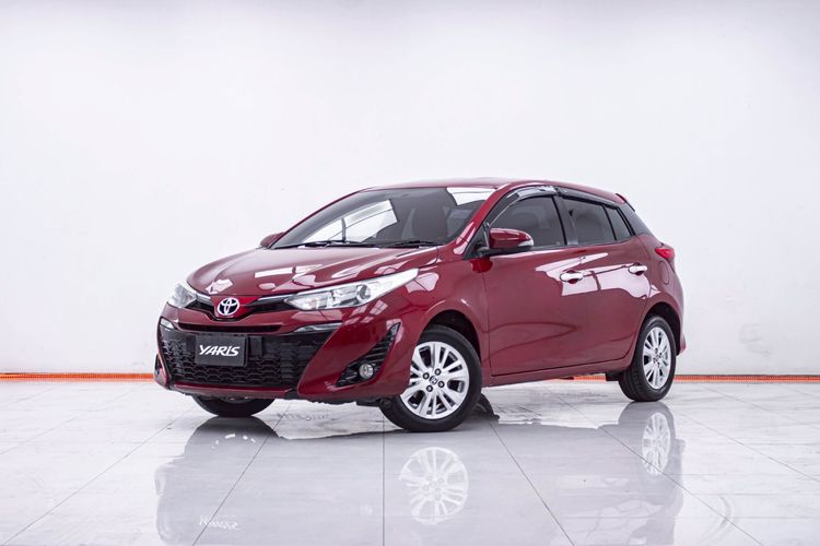 รถ Toyota Yaris 1.2 G สี แดง