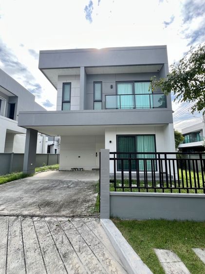 มีบางส่วน For Sale ขายด่วน บ้านเดี่ยว 3 ห้องนอน หลังมุม หมู่บ้านเซนโทร รามอินทรา - จตุโชติ 2 ( Centro Ramindra–Chatuchot 2 ) สภาพใหม่ พร้อมอยู่