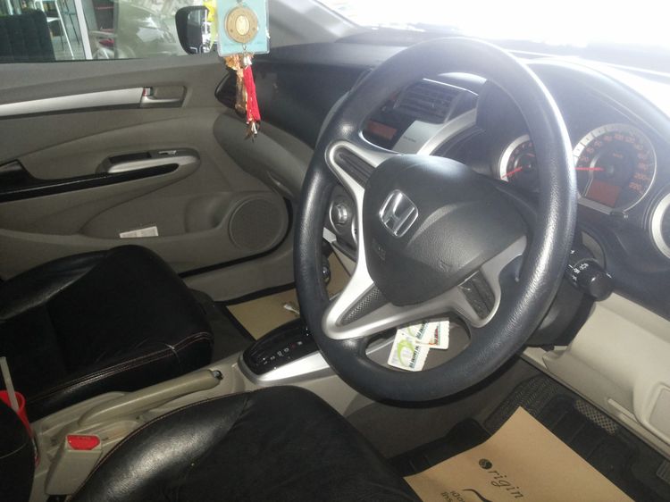 รถ Honda City 1.5 V i-VTEC สี ดำ