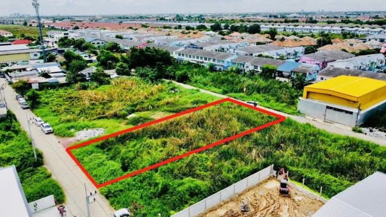 ขายที่ดิน ราคาถูก พื้นที่สวย 200 ตารางวา ตรงซอยไสวประชาราษฎร์ 31 และ 33 ( แบ่งขายได้ 100 ตารางวา ราคา สองล้านสองแสนบาท) ค่าโอนผู้ขายออกให้