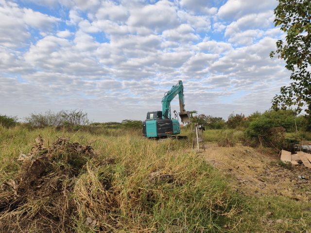 รับถางป่าทำแนวกันไฟ รอบกำแพง เดินถึงกันได้ ถางป่าทำรังวัด รูปที่ 3