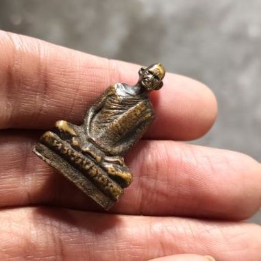 รูปหล่อพ่อเดิม รูปที่ 5