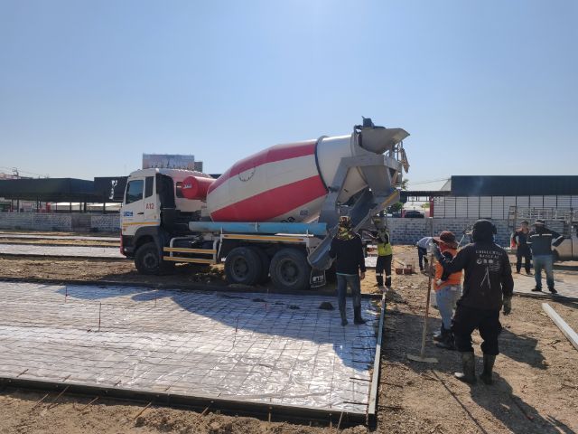 รับเทพื้นคอนกรีต สนามกีฬา ตลาด โกดัง ลานจอดรถ  รูปที่ 10