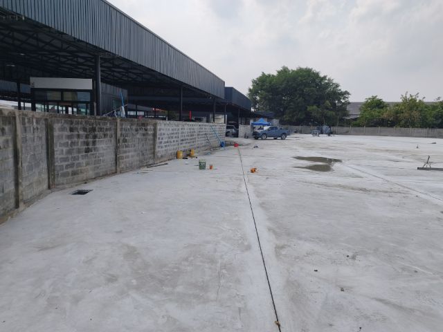 รับเทพื้นคอนกรีต สนามกีฬา ตลาด โกดัง ลานจอดรถ  รูปที่ 4