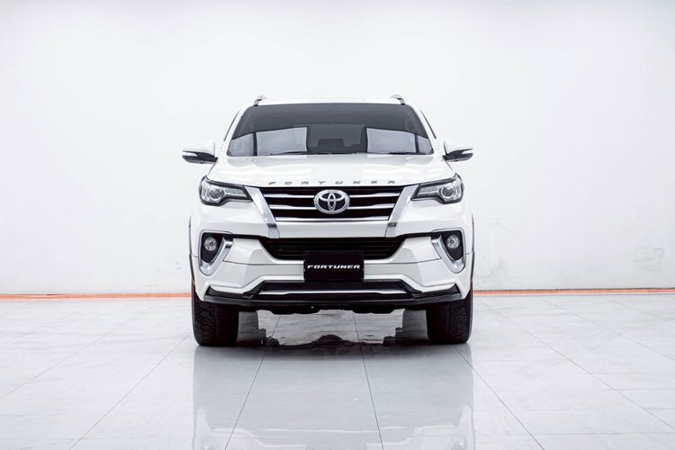 Toyota Fortuner 2016 2.4 V Utility-car ดีเซล ไม่ติดแก๊ส เกียร์อัตโนมัติ ขาว รูปที่ 4
