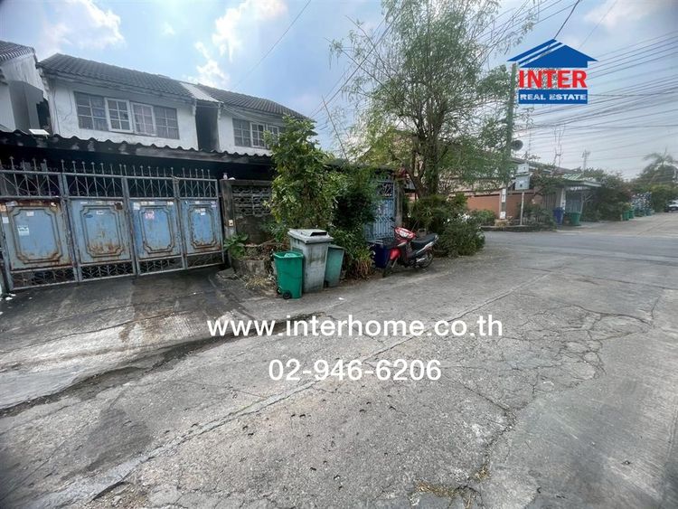 ทาวน์เฮ้าส์ 2 ชั้น 25 ตร.ว. หมู่บ้านชมเดือน ซอยพุทธมณฑลสาย2 ซอย7 ถนนเพชรเกษม ถนนพุทธมณฑลสาย2 ถนนบรมราชชนนี เขตภาษีเจริญ กรุงเทพมหานคร