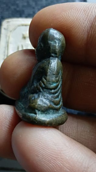 รูปหล่อหลวงพ่อเงิน ตาม ภาพ รูปที่ 2