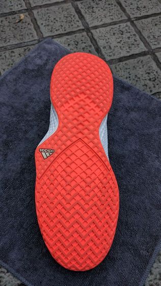 ขายรองเท้าadidas สีขาว1คู่สีดำ1คู่เบอร์44สวยมากเหมือนของใหม่เลย