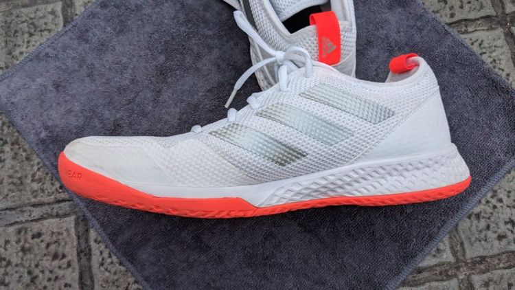 ขายรองเท้าadidas สีขาว1คู่สีดำ1คู่เบอร์44สวยมากเหมือนของใหม่เลย รูปที่ 2