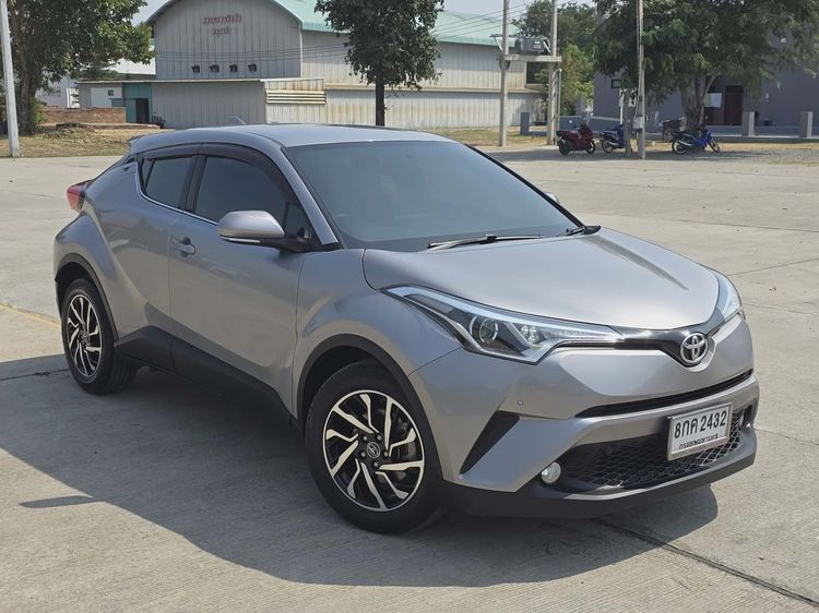 รถ Toyota C-HR 1.8 Hybrid Mid สี เทา