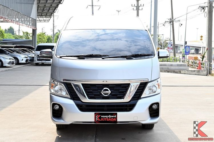 Nissan Urvan 2021 2.5 NV350 Van ดีเซล ไม่ติดแก๊ส เกียร์ธรรมดา บรอนซ์เงิน รูปที่ 2