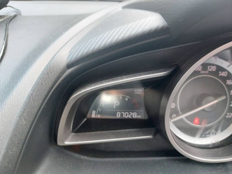 Mazda Mazda 2 2016 1.3 Standard Sedan เบนซิน ไม่ติดแก๊ส เกียร์อัตโนมัติ เทา รูปที่ 2