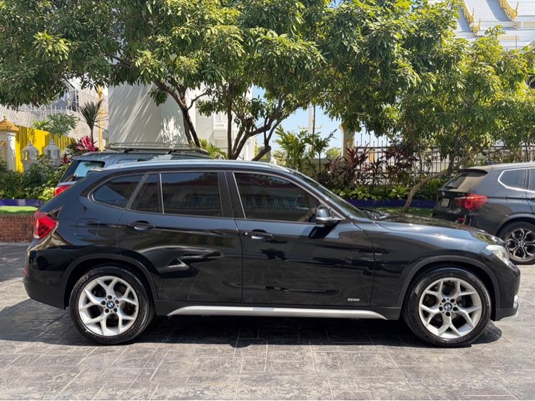 BMW X1 2015 2.0 sDrive18i xLine เบนซิน เกียร์อัตโนมัติ ดำ รูปที่ 2