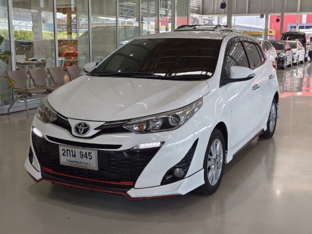 รถ Toyota Yaris 1.2 G สี ขาว