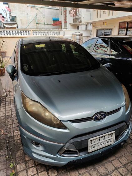 รถ Ford Fiesta 1.5 Sport สี ฟ้า