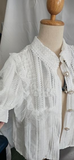 เสื้อขาว แขนตุ๊กตา ระบายช่วงหน้า งานสวย สีขาวสะอาด รูปที่ 3