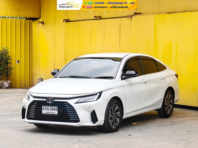Toyota Yaris ATIV 2023 1.2 Premium Luxury Sedan เบนซิน ไม่ติดแก๊ส เกียร์อัตโนมัติ ขาว รูปที่ 3