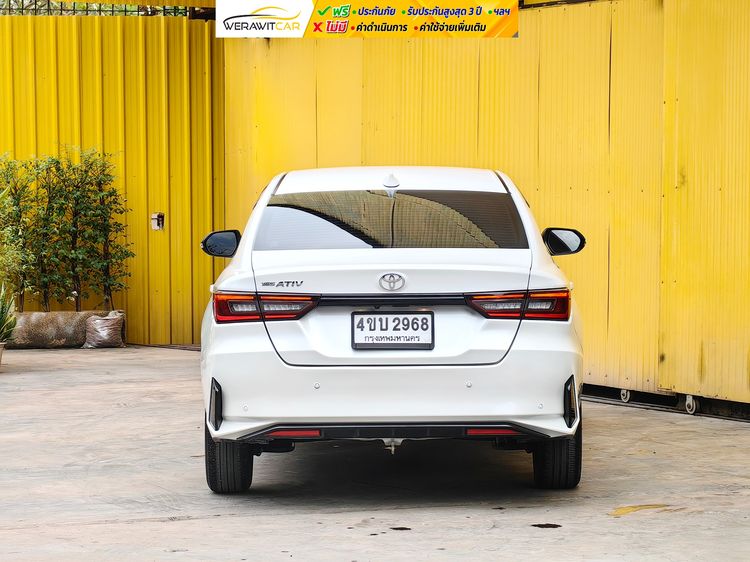 Toyota Yaris ATIV 2023 1.2 Premium Luxury Sedan เบนซิน ไม่ติดแก๊ส เกียร์อัตโนมัติ ขาว รูปที่ 4