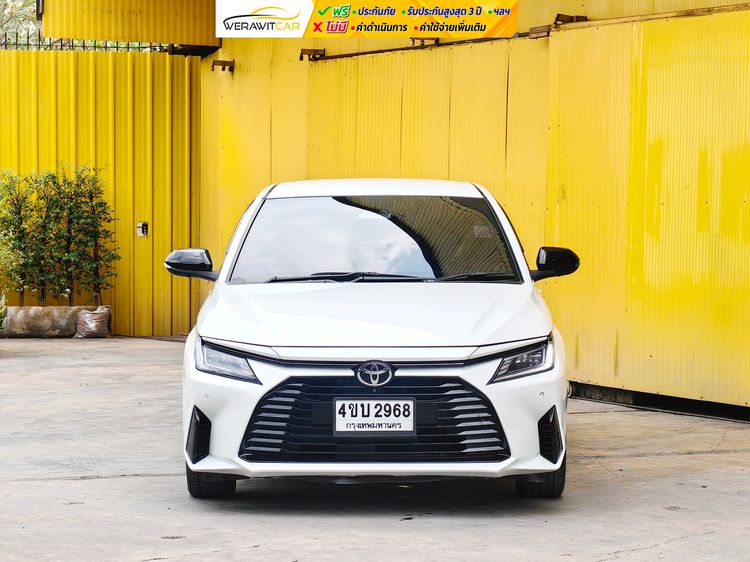 Toyota Yaris ATIV 2023 1.2 Premium Luxury Sedan เบนซิน ไม่ติดแก๊ส เกียร์อัตโนมัติ ขาว รูปที่ 2