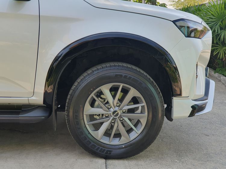 ชุดแต่ง ISUZU MU-X 2024–2026 สเกิร์ตรอบคัน รุ่น SR Limited 12 ชิ้น ABS แบรนด์ไทย รูปที่ 4