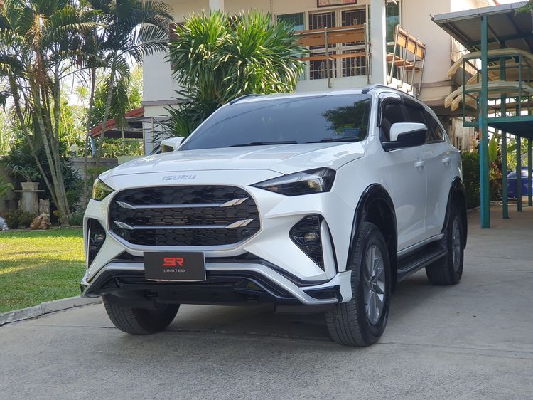 ชุดแต่ง ISUZU MU-X 2024–2026 สเกิร์ตรอบคัน รุ่น SR Limited 12 ชิ้น ABS แบรนด์ไทย
