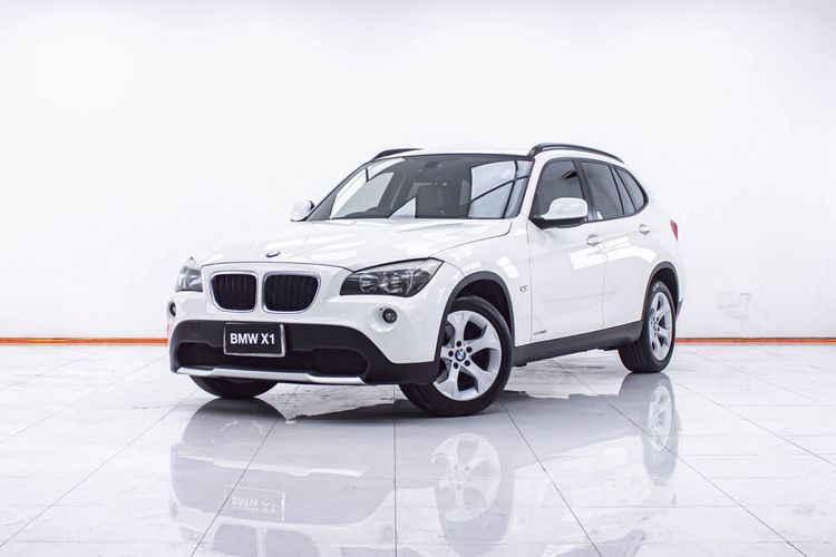 รถ BMW X1 2.0 sDrive18i สี ขาว