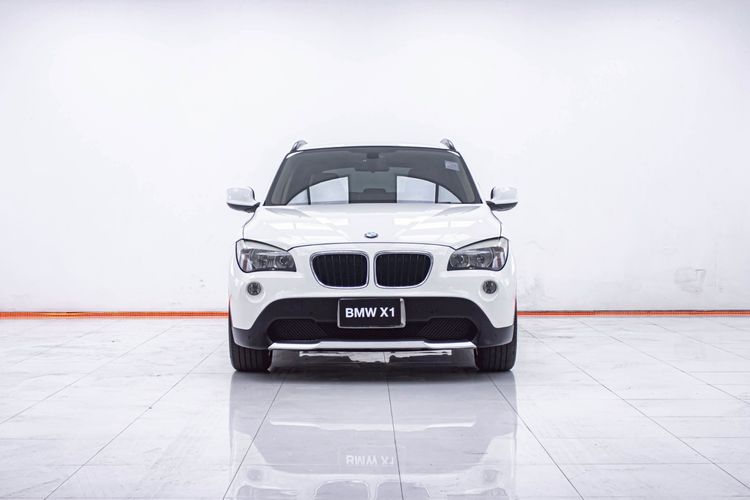 BMW X1 2012 2.0 sDrive18i Utility-car เบนซิน ไม่ติดแก๊ส เกียร์อัตโนมัติ ขาว รูปที่ 4