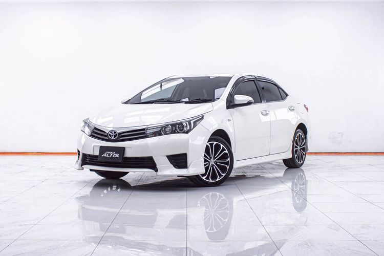 รถ Toyota Altis 1.8 Esport สี ขาว