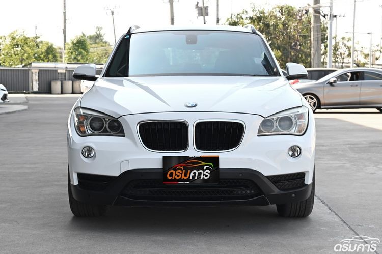 BMW X1 2013 2.0 sDrive18i Sport Utility-car เบนซิน ไม่ติดแก๊ส เกียร์อัตโนมัติ ขาว รูปที่ 2