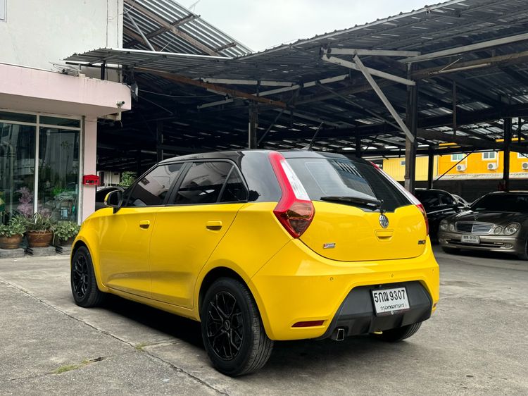MG MG3 2016 1.5 D Sedan เบนซิน ไม่ติดแก๊ส เกียร์อัตโนมัติ เหลือง รูปที่ 3