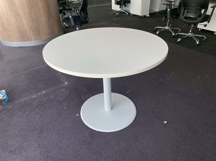 โต๊ะกลม ขาเหล็ก ท็อปไม้ สีขาว รูปที่ 2