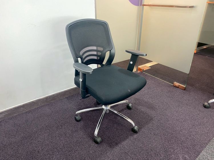 เก้าอี้สำนักงาน ขาเหล็ก เบาะผ้า พนักพิงตาข่าย สีดำ ยี่ห้อ perfect รูปที่ 2