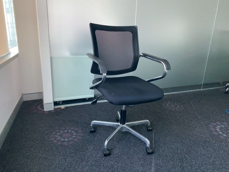 เก้าอี้สำนักงาน ขาเหล็ก ท้าวแขนเหล็ก เบาะผ้า พนักพิงตาข่าย ยี่ห้อ perfect รูปที่ 2