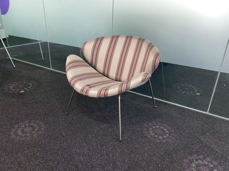 เก้าอี้รับเเขก ขาเหล็ก เบาะผ้า สีครีม รูปที่ 6