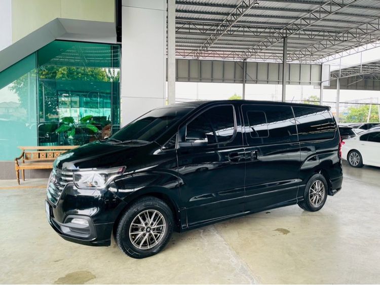 Hyundai H-1  2020 2.5 Elite Van ดีเซล ไม่ติดแก๊ส เกียร์อัตโนมัติ ดำ รูปที่ 2