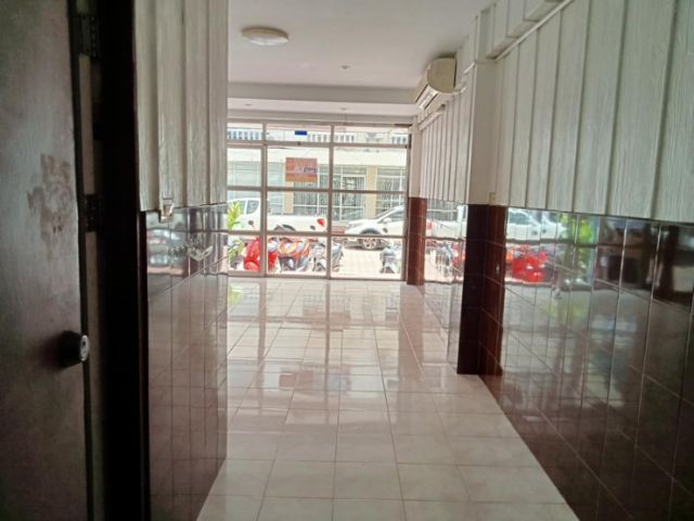 ขาย 950,000 (เจ้าของขายเอง)ห้อง นิรันดร์แกรนด์วิว พัทยากลาง ตึกC ชั้นล่างสุด  สนใจโทร 0802609253 กอล์ฟ