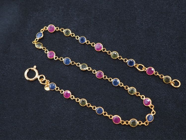 สร้อยข้อมือพลอยหลายสี ตัวเรือนทองคำแท้ 18k  รูปที่ 2