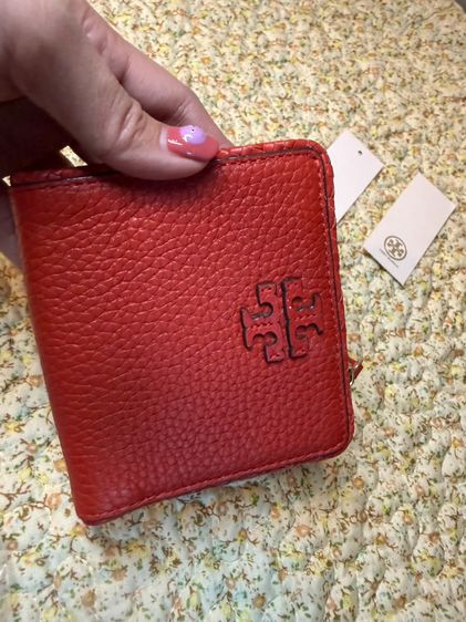 อื่นๆ หนังแท้ ไม่ระบุ ส้ม Tory Burch Orange Compact Wallet ของแท้มือสอง สภาพใหม่มาก