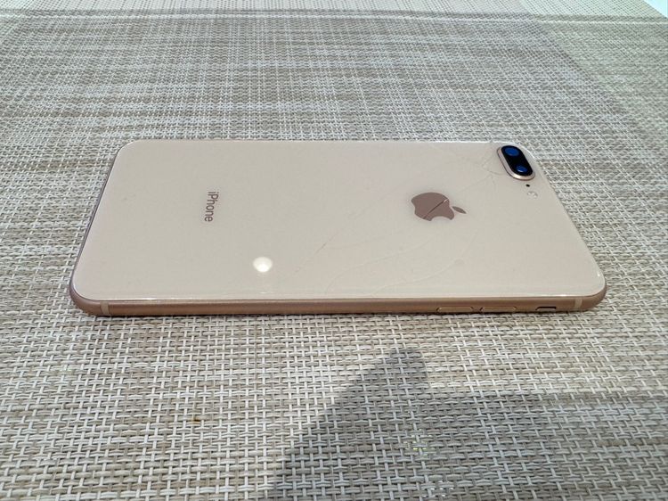 iPhone 8 Plus 64 ฝาหลังแตก รูปที่ 4