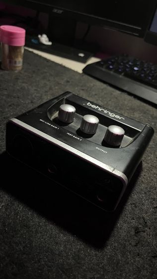 behringer um2