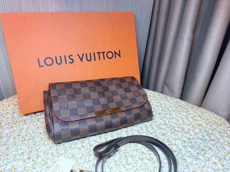 Louis Vuitton หนังแท้ ไม่ระบุ น้ำตาล LV favourite PM 2017 ของแท้ มือสอง ฮิต ตลอดกาล สภาพสวย รุ่นนี้ไม่ผลิตแล้วหายากมาาก 