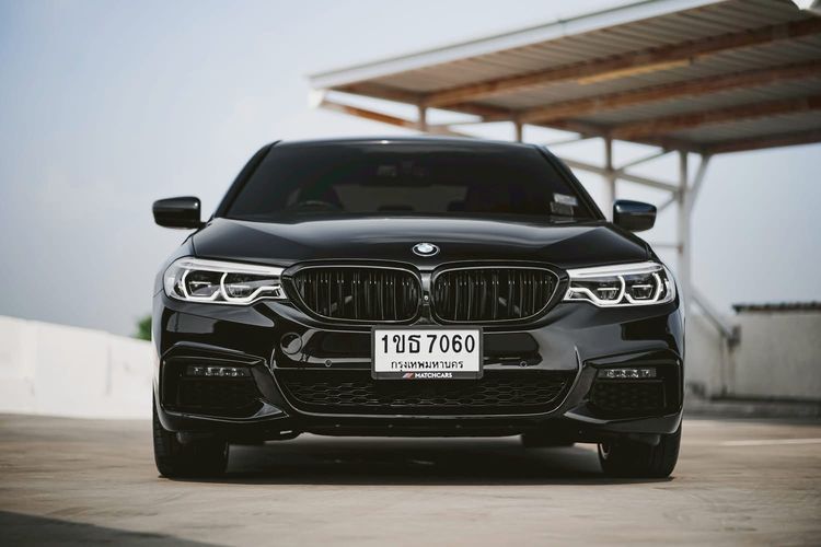 BMW Series 5 2019 530e Sedan ปลั๊กอินไฮบริด (PHEV) ไม่ติดแก๊ส เกียร์อัตโนมัติ ดำ รูปที่ 2