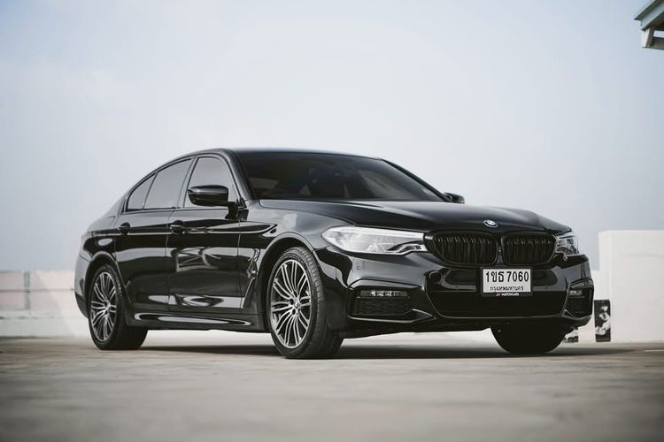 BMW Series 5 2019 530e Sedan ปลั๊กอินไฮบริด (PHEV) ไม่ติดแก๊ส เกียร์อัตโนมัติ ดำ รูปที่ 3