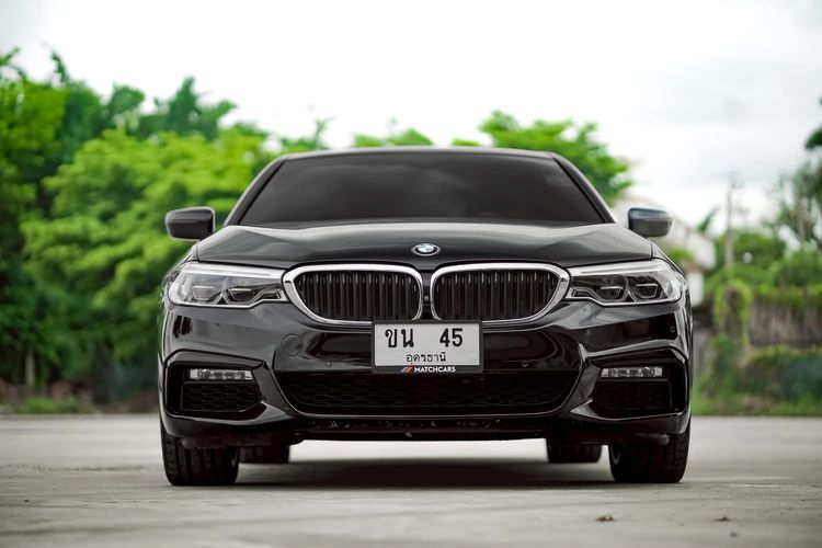 BMW Series 5 2018 530e Sedan ปลั๊กอินไฮบริด (PHEV) ไม่ติดแก๊ส เกียร์อัตโนมัติ ดำ รูปที่ 2