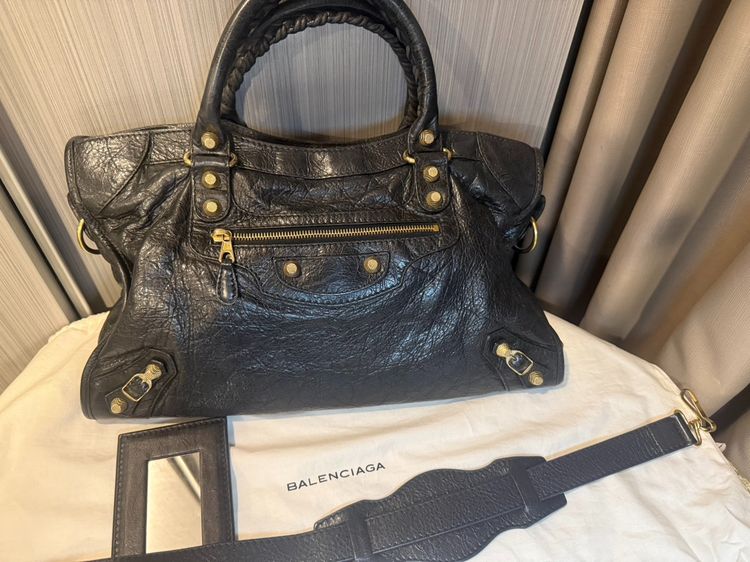 หนังแท้ ไม่ระบุ Balenciaga สีดำ Rare Item รุ่นฮิต City Classic Gold G12 ของแท้ มือสอง สภาพดีขอบมุมสวย