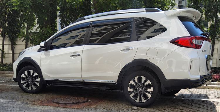 Honda BR-V 2019 1.5 SV Utility-car เบนซิน เกียร์อัตโนมัติ ขาว รูปที่ 2