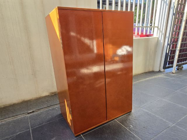 ตู้ไม้มือสอง งานสีHIGH GLOSS สินค้านำเข้า
ขนาด กว้าง 60CM สูง 90CM ลึก 40CM
ราคา 900 บาท รูปที่ 10