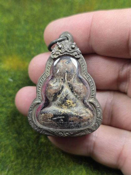 พระปิดตาหลวงปู่เอี่ยมเก่าๆพร้อมตลับ